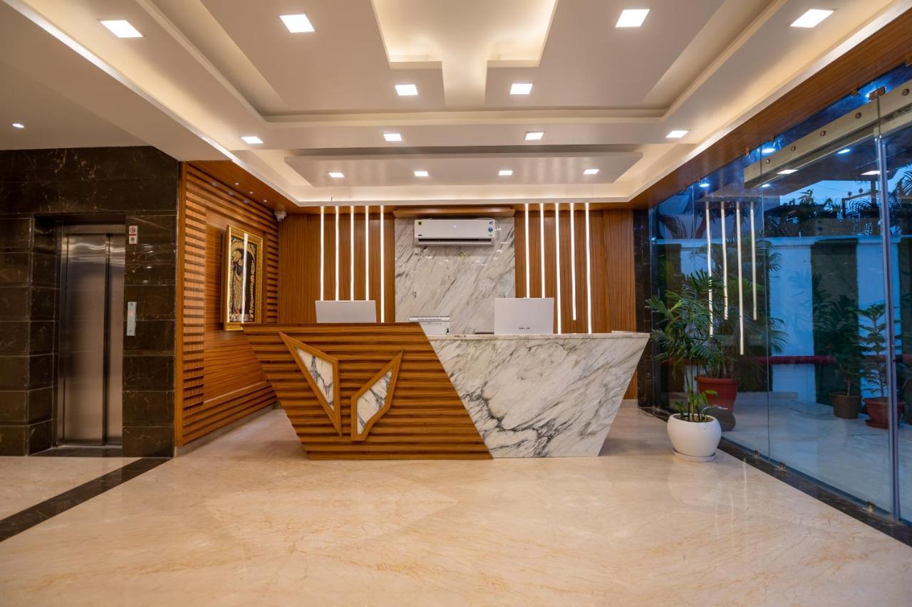 Hotel Vivaan Regency ハリドワール エクステリア 写真
